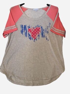 LA Threads Gray Short-Sleeve Tee with Pink Raglan Sleeves and Heart Graphic